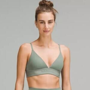 Lululemon Green Triangle Bra Size 10 NWT Adjustable Straps